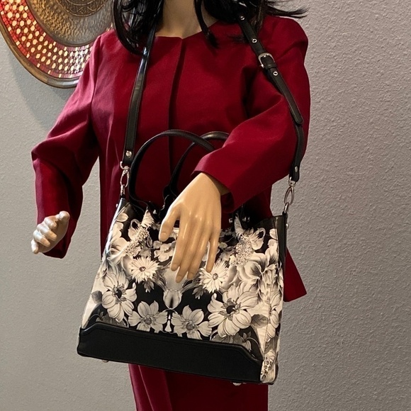 New Sharif Large Leather Shoulder Bag NWOT - Picture 3 of 15